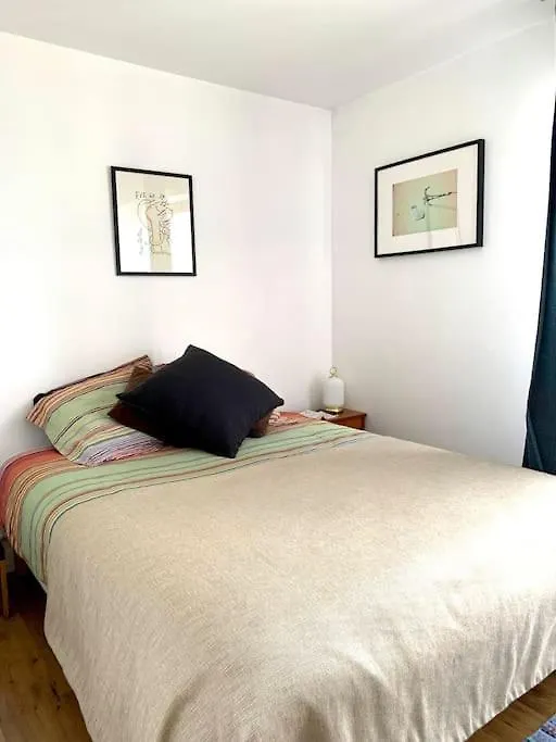 Chic And Peacefull Parisian Flat アパート *